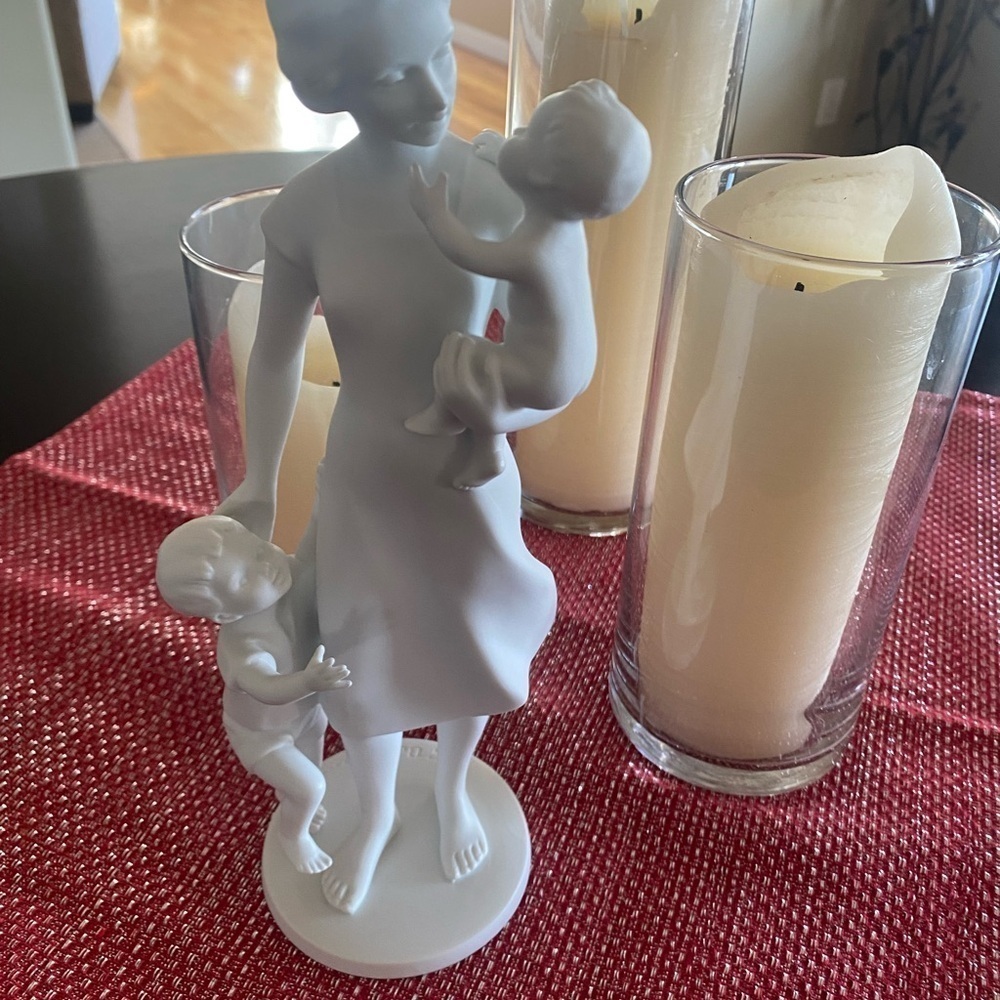 Vintage Kaiser German Porcelain - Picture 2 of 6